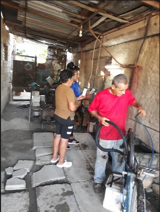 JCSantaClara3's tweet photo. #JovenClubSantaClara mantiene constante intercambio con la población villaclareña y prosigue en campaña #JovenClubXCuba https://t.co/M2q0Pdyn9k