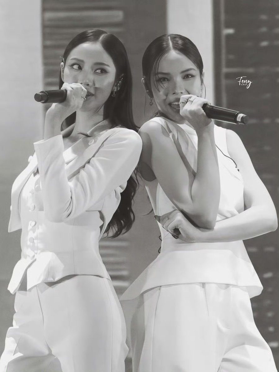 Feng_lmsy's tweet image. Our secret deal👂🏻
#LMSY #ลูกหมีซอนญ่า
#LMlookmhee #SonyaSaranphat