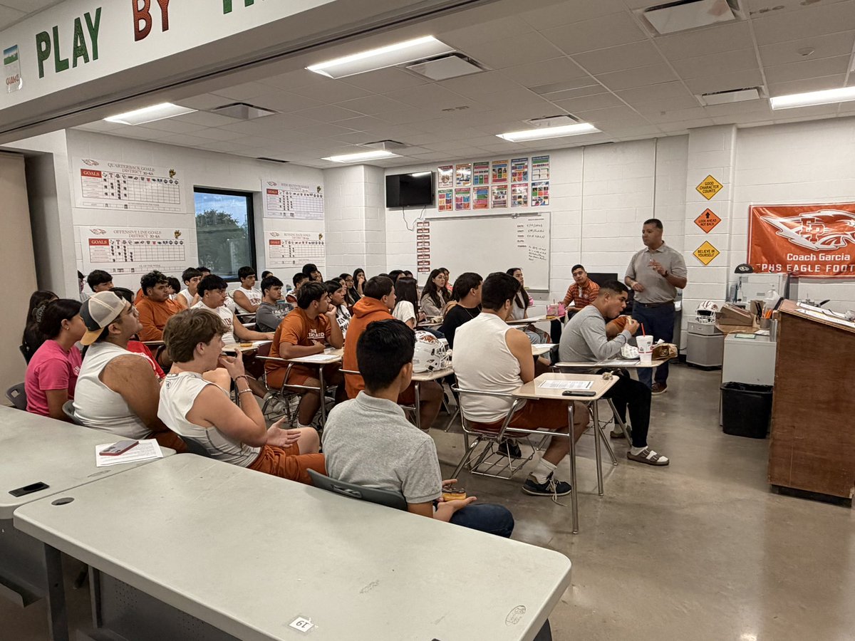 EPHS EAGLES O-LINE tweet media