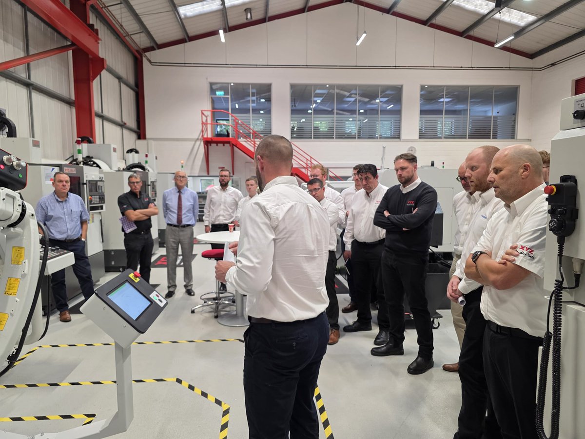 xyzmachinetools's tweet image. We were delighted to welcome the Hydrafeed team to our XYZ Sales meeting to present the benefits of automation, and how robotic automation increases productivity on XYZ CNC machining centres and lathes. 

We thank them and look forward to showing the benefits to our customers.