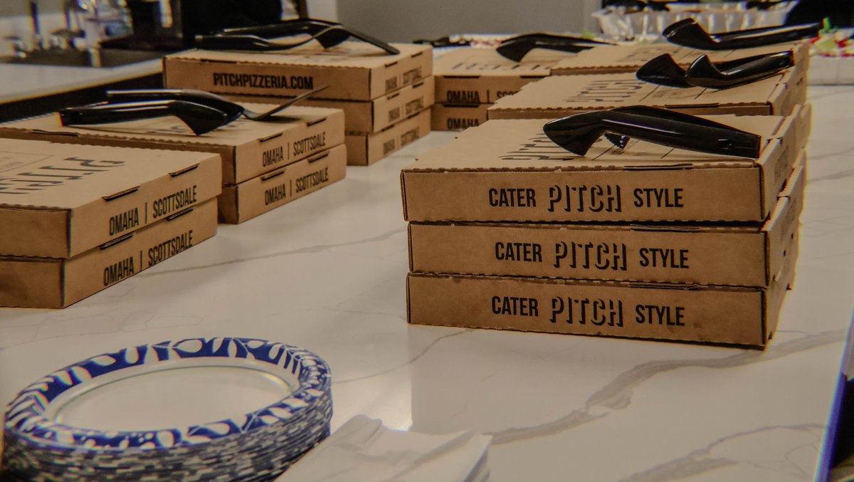 RealRadiology's tweet image. The heart of our success is the team that supports us every day. One way we show our appreciation is through weekly company lunches, because a strong support team starts with a strong community. 🙌 

#realradiology #strongteam #strongcommunity #companylunch #supportlocal