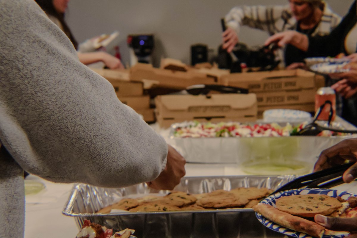 RealRadiology's tweet image. The heart of our success is the team that supports us every day. One way we show our appreciation is through weekly company lunches, because a strong support team starts with a strong community. 🙌 

#realradiology #strongteam #strongcommunity #companylunch #supportlocal