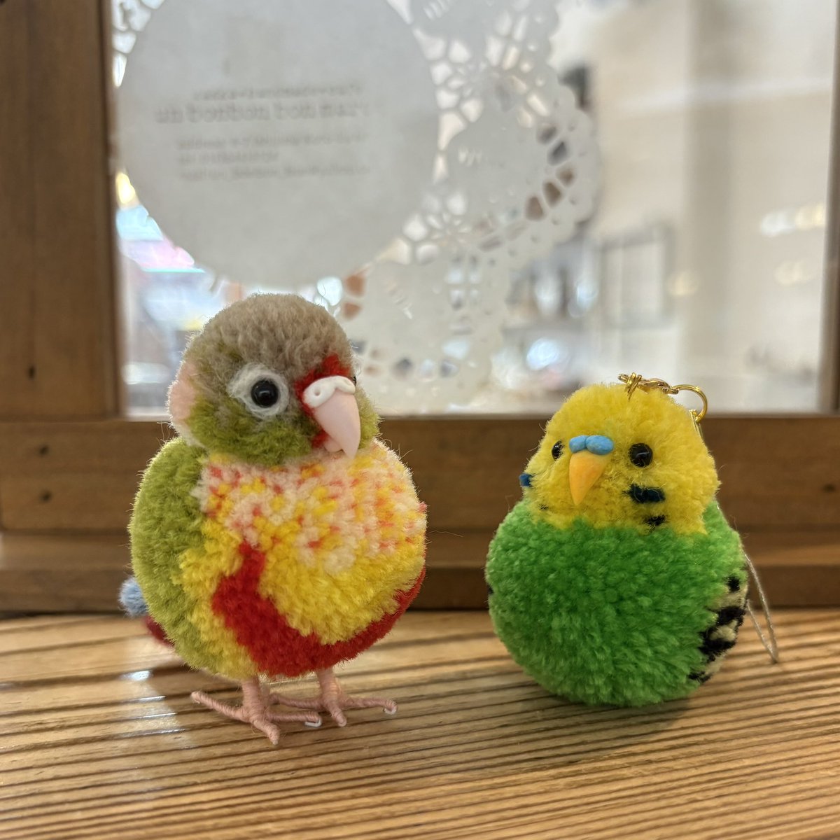 bon3marche's tweet photo. #もふもふ #つぶらなひとみ  のこの子たちも。

#お部屋の中の小さな幸せ 

#セキセイインコ #ウロコインコ #鳥好きさんとつながりたい #ハンドメイド #羊毛 #毛糸 #毛糸ぽんぽん #江東区 #清澄白河 #木場公園 #ことみせ #ハンドメイドショップ #アンボンボンボンマルシェ https://t.co/LRZwfJe4WL