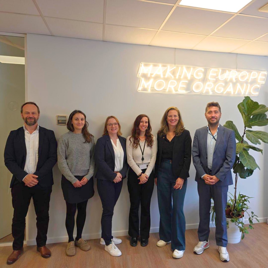 🤝It was a pleasure to meet Anja Haider-Wallner, Deputy Governor of <a href="/Land_Burgenland/">Land Burgenland</a> (Austria).

This region is leading the way with an ambitious 70% organic target for school canteens.🌱

I hope the Public Procurement Directive will encourage others to follow this example!