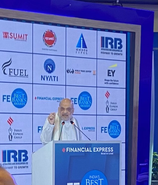 Home minister <a href="/AmitShah/">Amit Shah</a> speaking at @FEBestbanks urges banks to shift focus from chasing ‘growth’ to building ‘scale’ and figure among the top 10 global banks. Set high goals to achieve big, he says <a href="/FinancialXpress/">Financial Express</a>