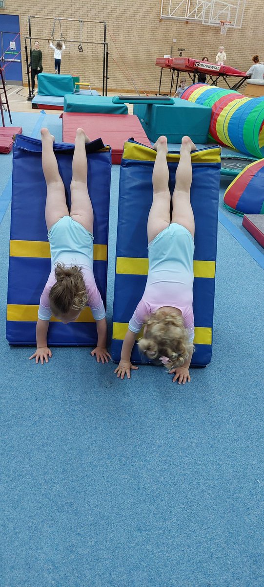 Wbgymnastic has talent 👏 💜💜