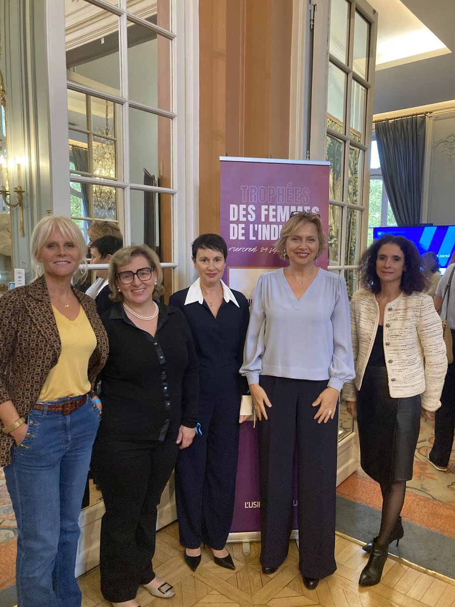 / 𝐄𝐕𝐄𝐍𝐓🌸Hier, Valtus était aux #Trophées des Femmes de l’#Industrie 2025 ! Claudie Hamerstehl a remis le 'Prix de la Femme de Projet' à Laetitia Bemba-Poindron, et animé une table ronde avec <a href="/usinenouvelle/">L'Usine Nouvelle</a> et <a href="/LouisVuitton/">Louis Vuitton</a> dédiée au #Leadership au féminin.

#IndustriELLES25