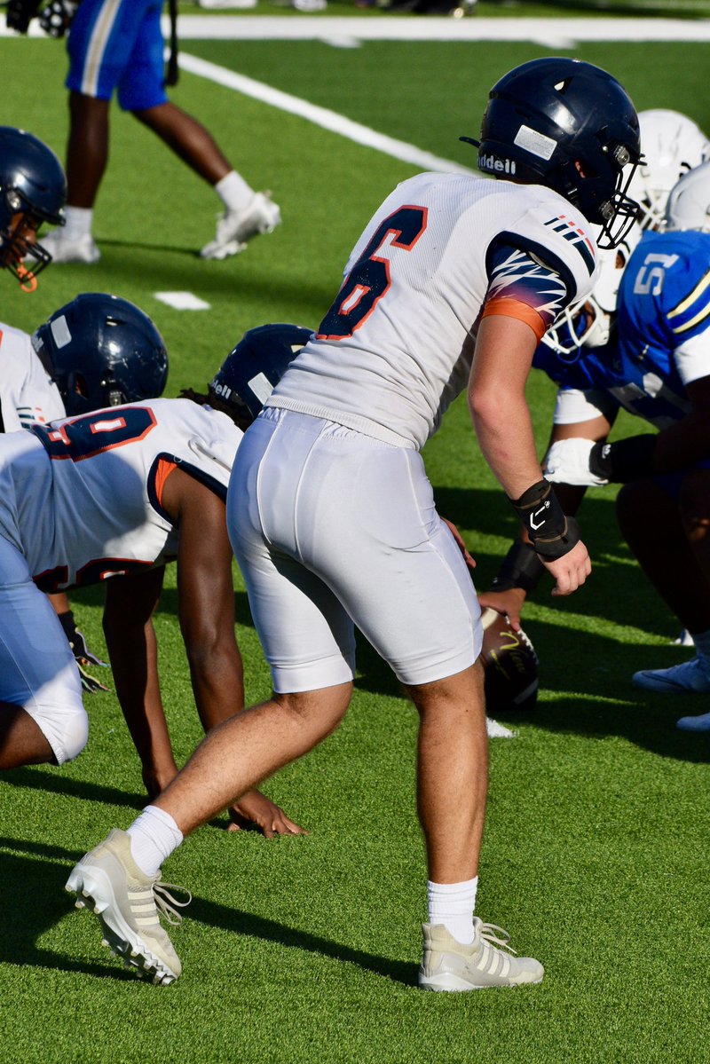 TXLoneStarSport's tweet image. 🚨⛽️

Cade De Leon @Cade_De_Leon
DE 🏈
Class of 2028 🎓
6’1” 190 lbs 🦾
Sachse, TX 📍@SachseStangs 

Strengthens:

Explosive first step, consistent QB pressure.
Strong edge containment, disciplined run defense.
High motor, physical at point of attack.

#Recruiting #uncommitted
