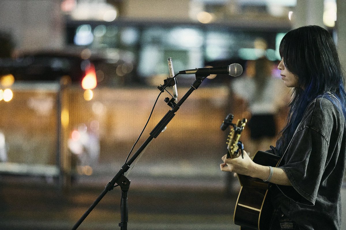 y_t06's tweet photo. 9月25日ざらめちゃん路上ライブにて
最近の歌う曲たちとは変わって前に歌ってた曲たちを歌ってくれて懐かしい気持ちになったし、オリジナル曲も久しぶりに聴けた曲もあってすごく幸せな時間だった
MCからの最後の曲は心にくるものがあった
2時間歌ってくれて最高だった

@ZARAME_Ao 
#ざらめちゃん https://t.co/XsWn9MoB31