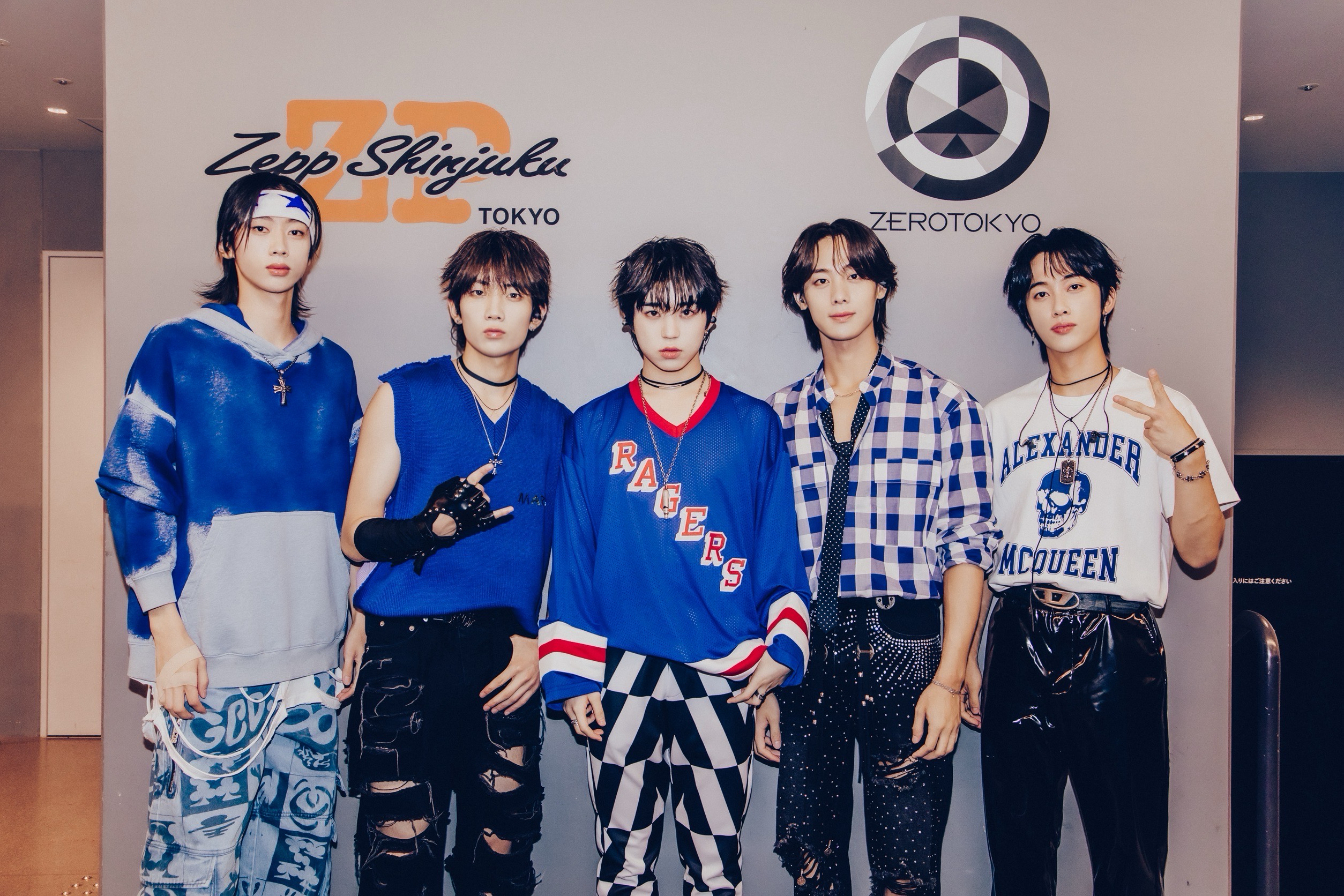CNBLUE ヨンファ カーペット 新品】CNBLUE ヨンファ ロゴカーペット ラグ マット