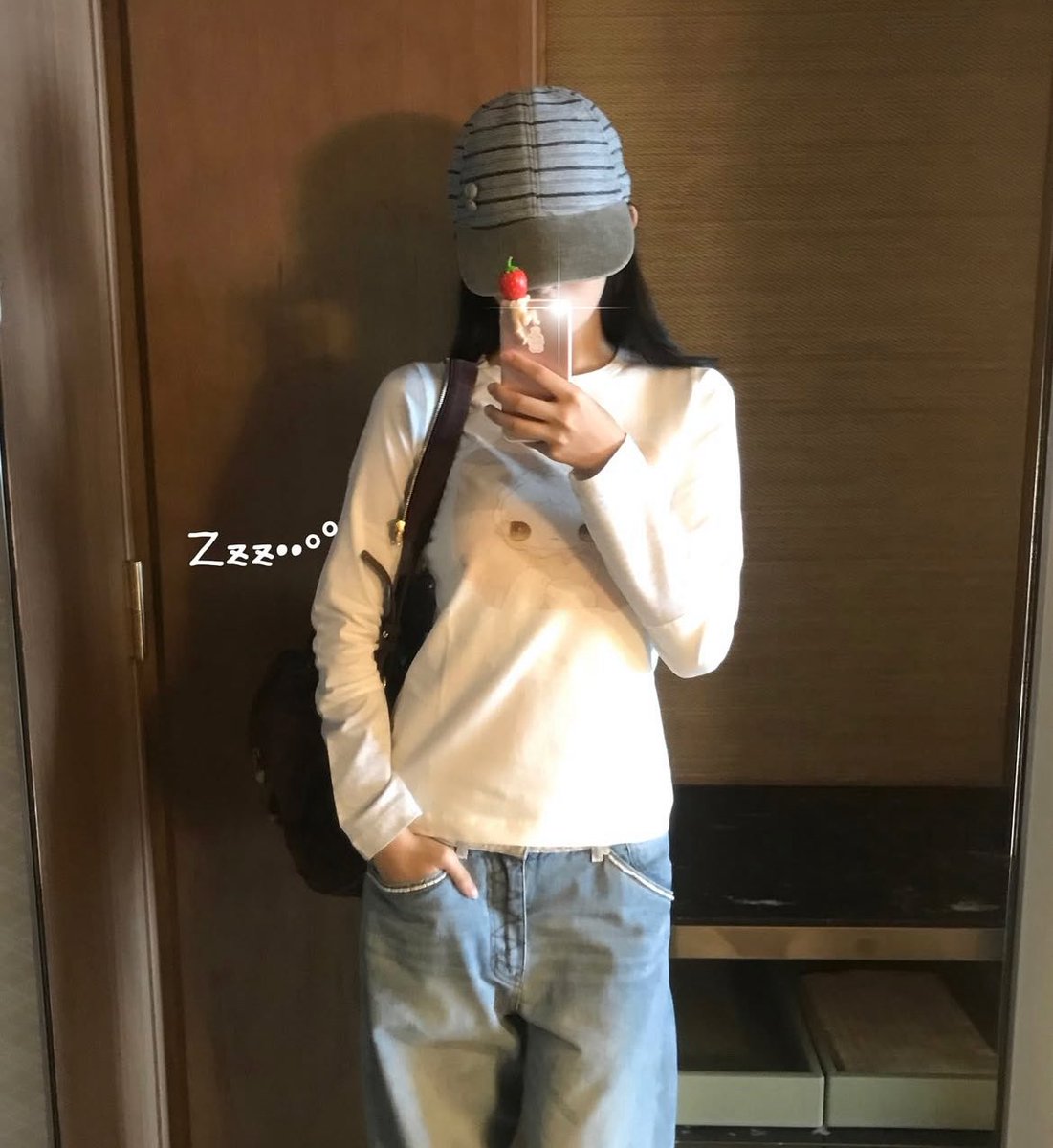 i so badly want clothes to fit me and look good on me like this :( she looks so tiny and pretty