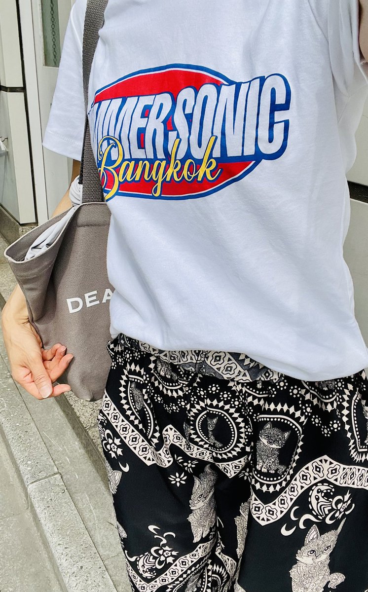 サマソニバンコク　2025 Tシャツ　白Ｌサイズ Man 他 SUMMER SONIC 2025 CREW Tシャツ XLARGE サマソニ - メルカリ