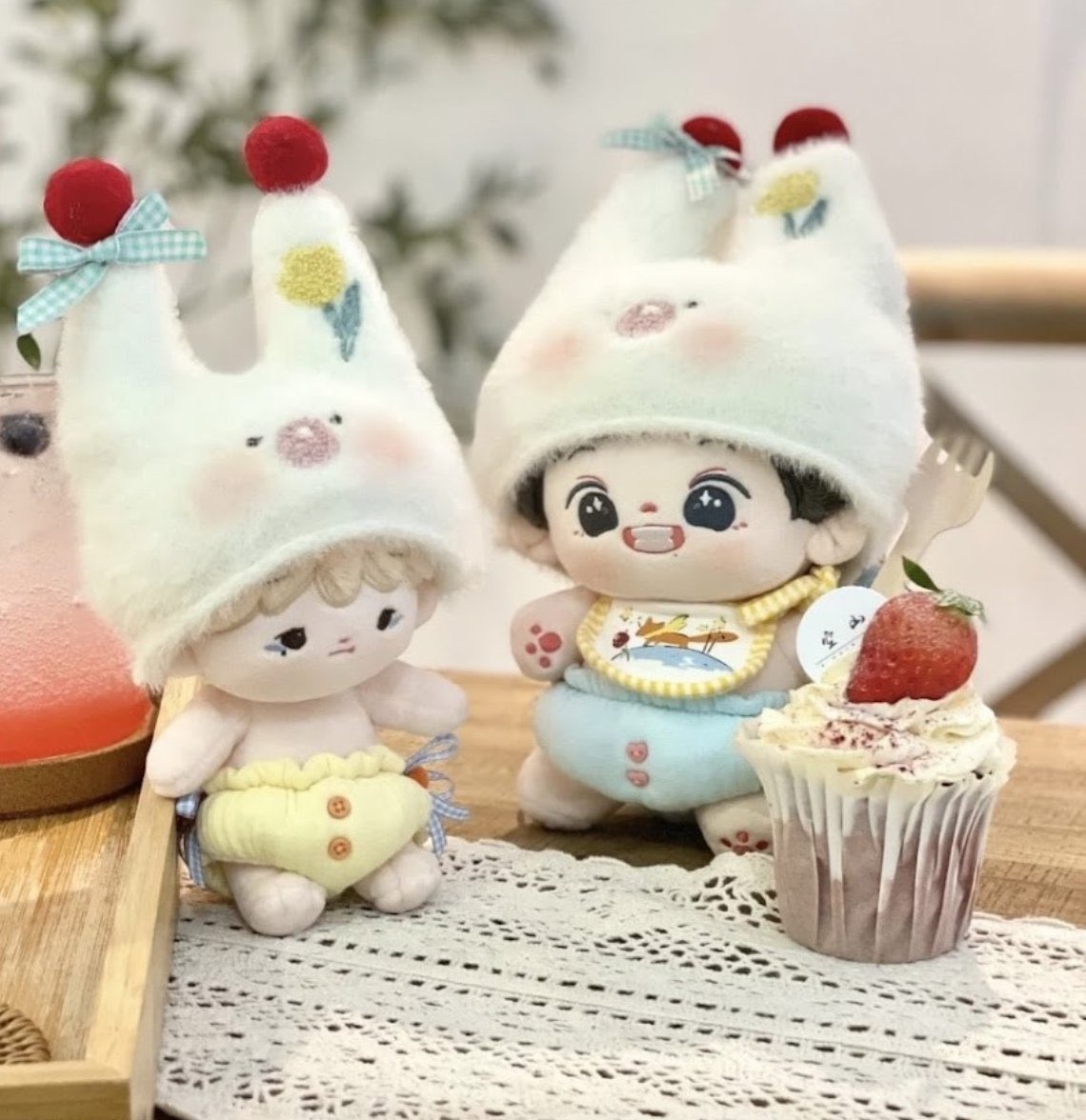 📣 พร้อมส่ง หมวกกระต่าย rolling rabbit ขนาด 15 cm 

💵 80  บาท รวมค่าขนส่ง 

 📷 สนใจดูภาพเพิ่มเติม  DM หาแอดได้นะคะ 

#ตุ๊กตาป๋อจ้าน #ตุ๊กตาเซียวจ้าน #ตุ๊กตาพร้อมส่ง #ตุ๊กตาอี้ป๋อ #ชุดตุ๊กตา20cm