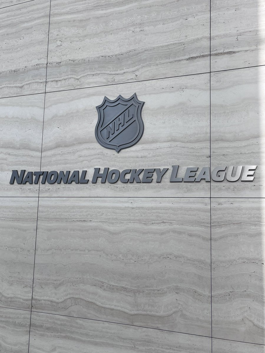 Very excited to announce my new role as Editorial Manager with NHL.com International! Thankful to @NHLCubes and Eric Marin for the opportunity Going to have a blast.