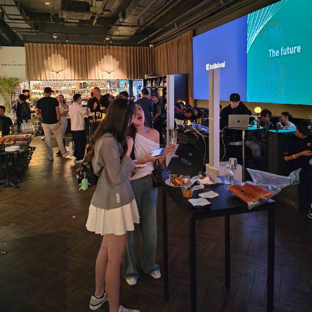 CESS_Storage's tweet image. 🎉 The wait is over — Next Wave Seoul: Bullish Bites has officially started! 🇰🇷✨

If you’re in Korea for Korea Blockchain Week, come visit us — our team is here and ready to connect! 🤝

luma.com/pel5o325?tk=Hs…

📍 Seoul | Sept 25
#CESS #KoreaBlockchainWeek #BullishBites #Web3