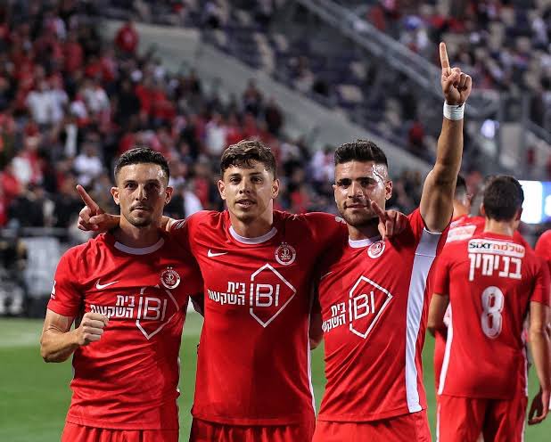 Informa <a href="/martynziegler/">Martyn Ziegler</a>, Jefe de deportes del The Times, que UEFA se dispone a tomar la próxima semana la decisión de suspender a Israel de las competiciones, en la confianza que la gran mayoría del comité ejecutivo y federaciones están a favor de esta exclusión.