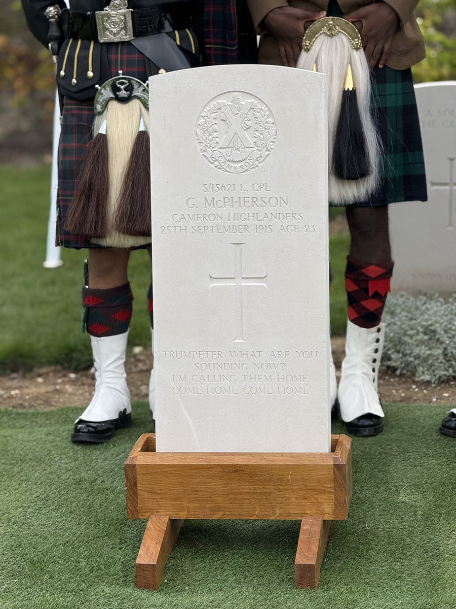 andrewthornto20's tweet image. A privilege to conclude the Loos 110 Anniversary tour with attendance at the burial service for eight Scottish soldiers killed OTD 1915 @CWGC