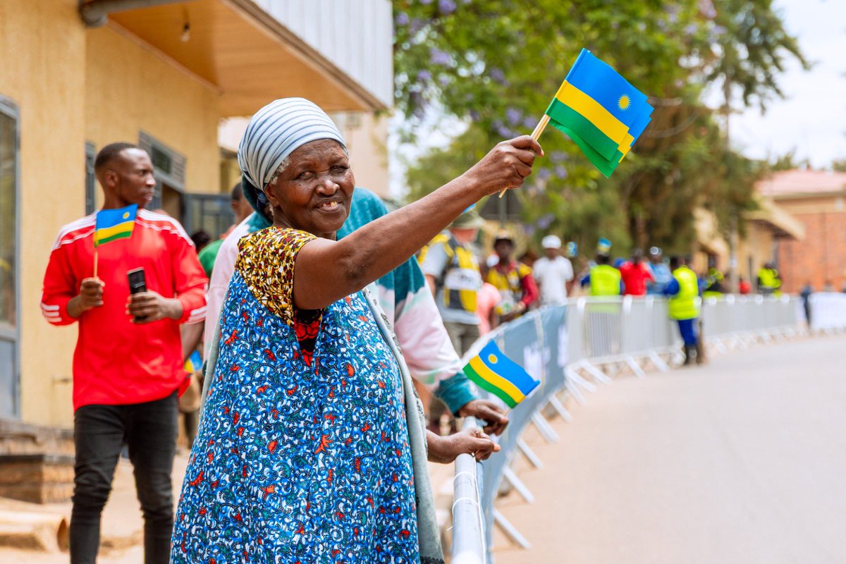 The race is on! 🚴🏾‍♀️🔥
The Women U23 riders are in action! 8 circuits to conquer as they take over the streets of Kigali! 💪

#Kigali2025 #RwandaSports