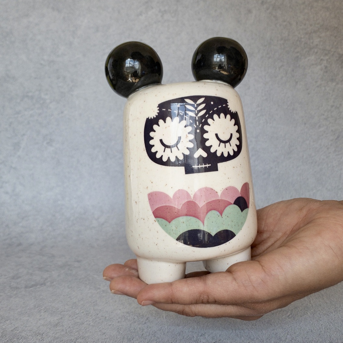 Here they are… the three little weirdos I’ve been working on 💀
Each one has their own vibe, and I honestly can’t pick a fave.
Which one would you adopt? 🖤
They’re all handmade by me, signed, and you can preorder now.
Take a closer look → camilaprada.com