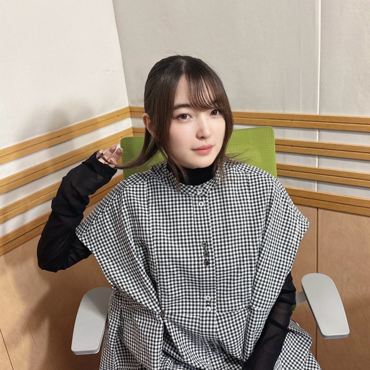 himi2bako's tweet image. #287「期間限定!」
 本日も #ひみつばこ ありがとうございました。上田さんが味わってる期間限定は猫ちゃんとの時間だったり島作りだったり色々みたいです。今週はお仕事の話、大好きなF1の話、リスナーさんからの嬉しい報告等盛り沢山でした。引き続きメールお待ちしています!
写真は髪が伸びしゃま。