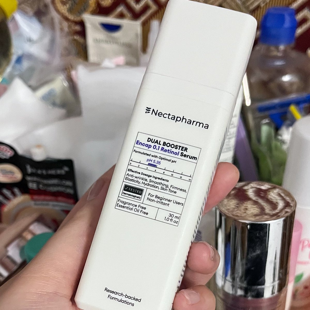 อันนี้คือผิวแบบไม่เข้าคลินิก ไม่เคยเลเซอร์ ใช้แค่ Retinol ตัวเดียวจริง ๆ  ชอบมากอยากป้ายยาเราแนะนำ ตึงนอลเซรั่มของ Nectapharma เป็น 0.1% Retinol ที่เห็นผลดีกว่า 0.5% Retinol เพราะตัวนี้เขาเสริมบูสเตอร์มาอีก 2 ชนิด เลยได้ประสิทธิภาพที่แรงแต่อ่อนโยนมาก ๆ แบบรู้สึกได้เลย