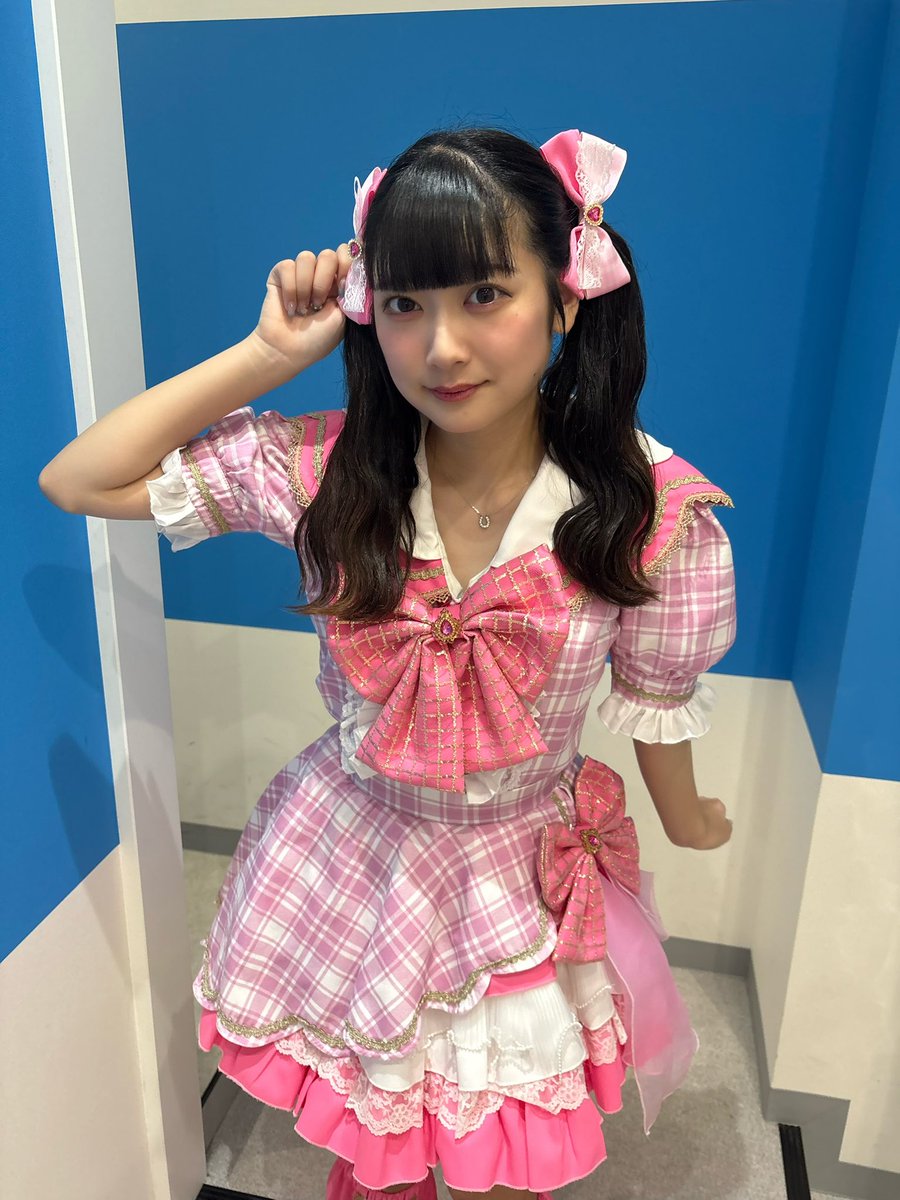 ROSARIO＋CROSSさんとこらぼちょこれーつありがとうございました！！

どきどきしたけどたのしかったー！！
ぴんくになりました！みむさんの衣装お借りしました♡ 着てみたかったからすごくはっぴーな気持ち

明日お給仕17-22でいますのでよろしくお願いします！！ひさしぶりだー♡