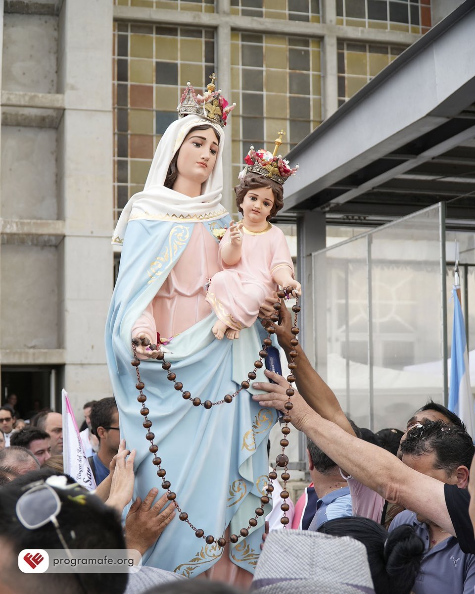 Programa_FE's tweet image. Hoy celebramos a la Virgen del Rosario de San Nicolás, una de las muchas advocaciones con las que honramos a nuestra Madre, María.
Que la Virgen interceda por nosotros y abra nuestro corazón, para que podamos escuchar y seguir a Jesús con entrega.❤️