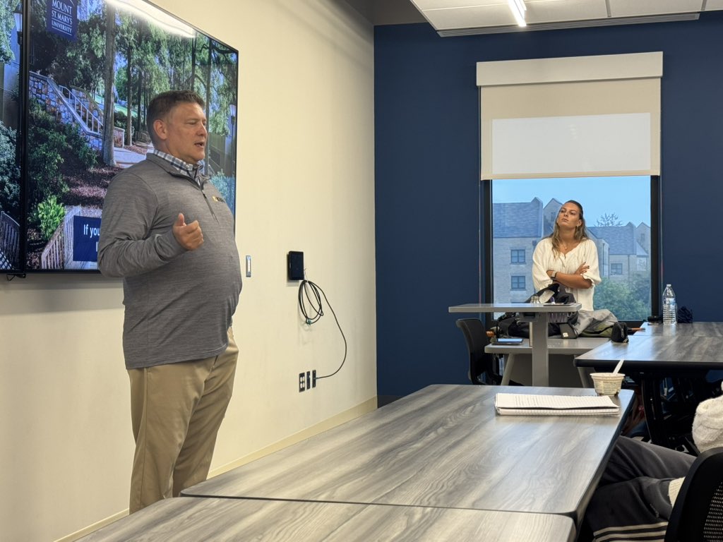 Always a pleasure to welcome Brian Ropp and Hunter Chadwick to talk about their careers and give great advice to my Finance Students. Thank you Brian and Hunter!