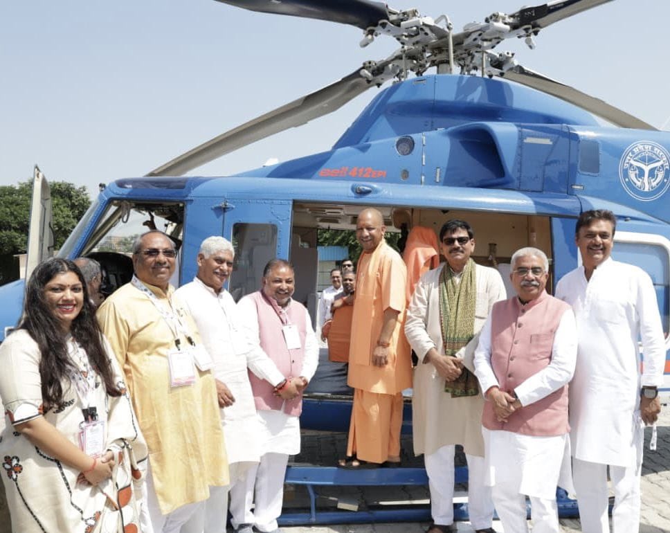 ManojRajputGBN's tweet photo. Pic of the day with Honourable #UPCM @myogiadityanath #MLAJewar @DhirendraGBN 
#expomart #GreaterNoida #UPInternationalTradeShow2025 https://t.co/L143zKuPZJ