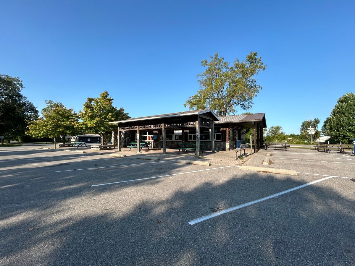 Be sure to drop by the Park Store this weekend for Ontario Parks merchandise, camping supplies, ice cream and more! 👕 🍦 🍫 

OPEN:
Friday, Sept. 26 - 9:30am - 7:00pm
Saturday, Sept. 27 - 9:30am - 7:00pm
Sunday, Sept. 28 - 9:30am - 5:00pm

#visitck