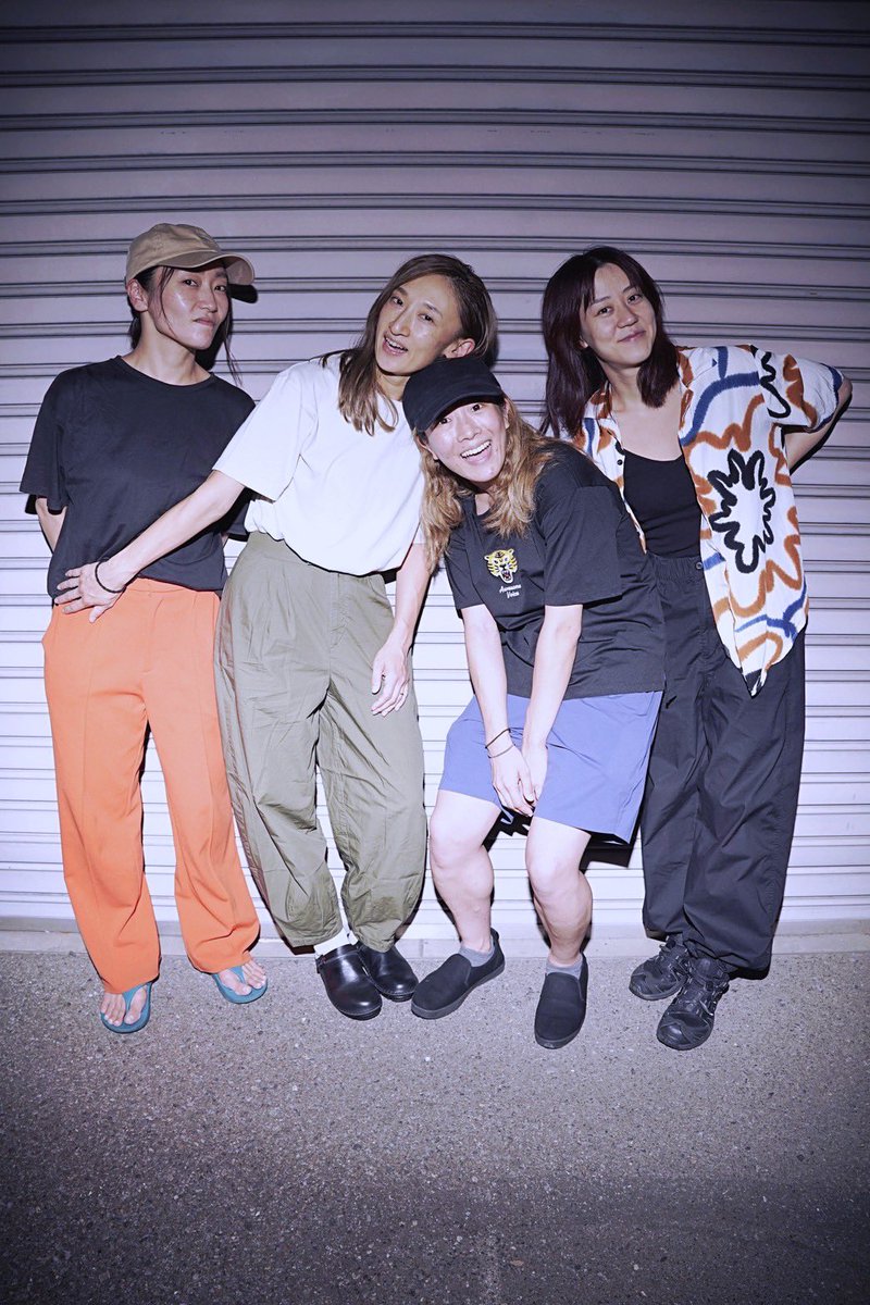 sakeshake629's tweet photo. スタッフ下見のぼろぼろなわれわれ。
舞台人なら疲れを隠しなさいよなわれわれ。

PINKBLUE vol.14"あしたわかる"
10/3〜4@Earth+Gallery

#PINKBLUE 
#ピンクブルー 
#中原百合香 
#佐々木実紀 
#中村瑞乃 
#矢嶋美紗穂 
photo by #大洞博靖 https://t.co/SI0wZ39yHI