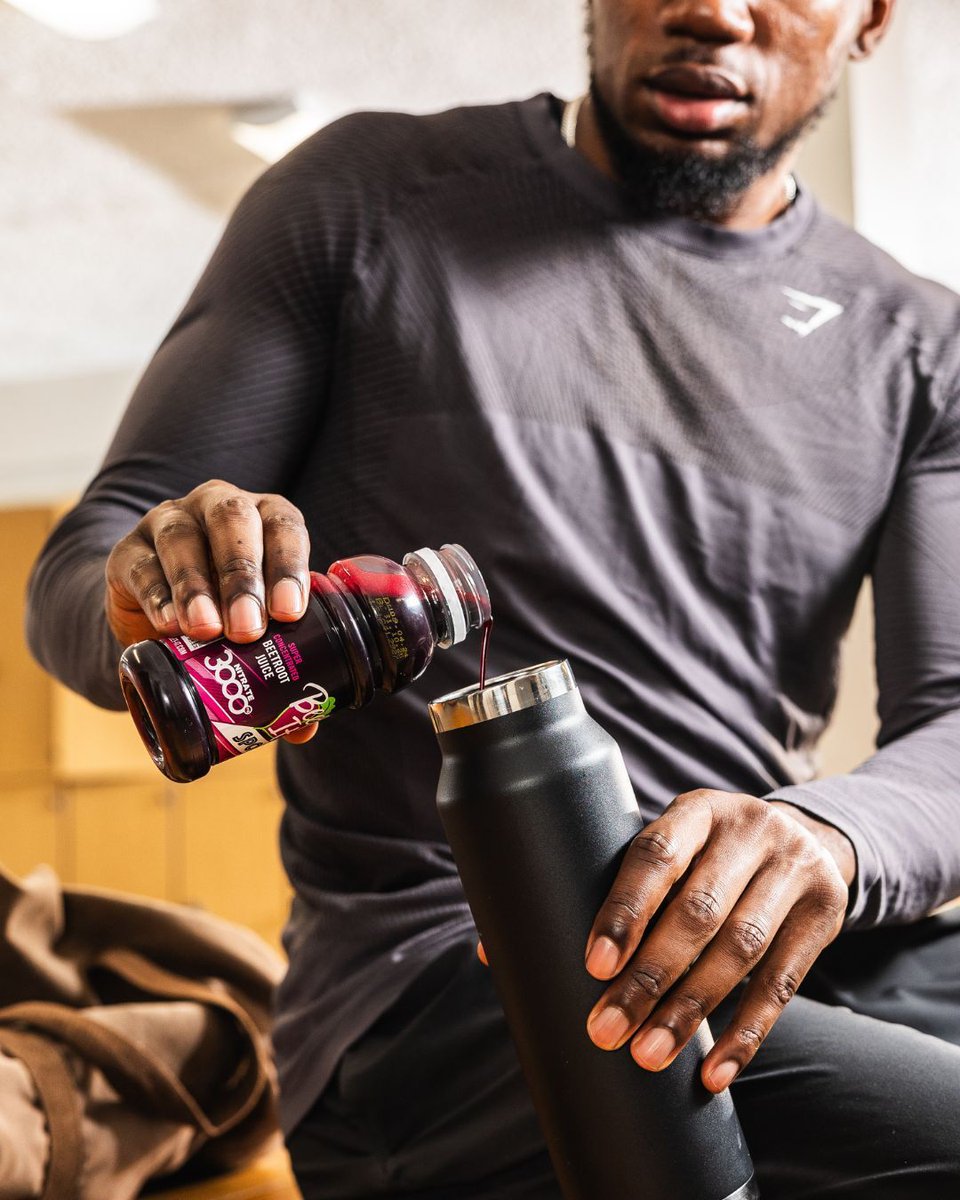 33ml = 400mg of nitrate ✅ 

7.5 daily servings per bottle. 

Our Nitrate 3000 bottle packs 3000 mg of nitrate into 250ml. Pour yourself a 33ml shot or add it to your porridge, yoghurt, or smoothie for a nitrate-fuelled breakfast💜