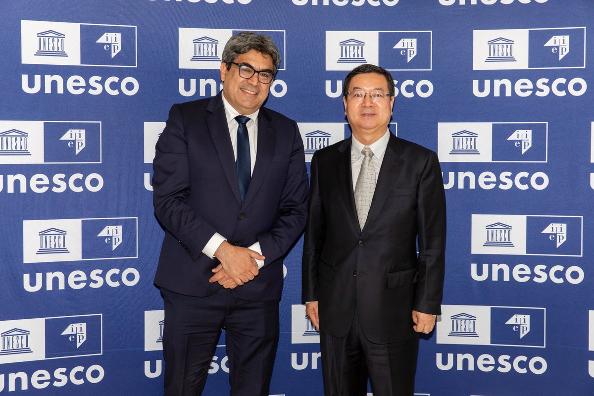 We were delighted to welcome a delegation from 🇨🇳China National Academy of Educational Sciences to IIEP office in Paris!
With our experts, they explored IIEP's work on #HigherEducation, skills and employability, as well as capacity development and gender equality in #TVET.