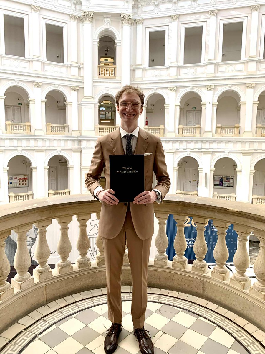 Ten pajac (ja) od dzisiaj ma zaimki
mgr/inż