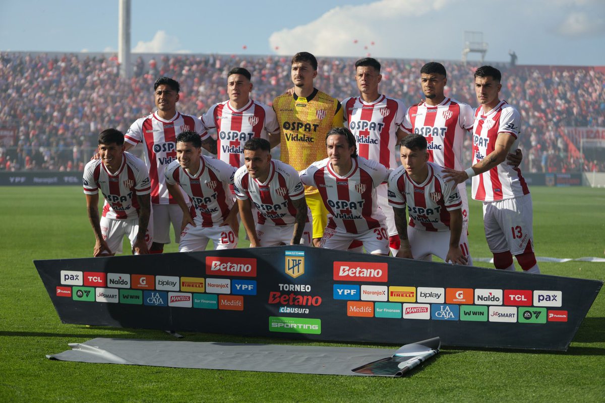 Se viene la parada n°10, la primera de las 7 finales que nos quedan. A morir con este equipo y a morir con estos colores 🔴⚪️ Todos juntos más que nunca 🤞🏽🇦🇹
