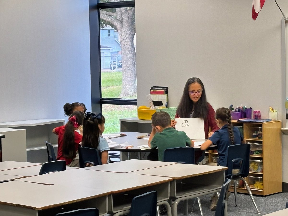 MatturroMEd's tweet image. Operation LiftOff 🚀 in  full effect @HicksTigers!! @martinez_stars @Sims_HicksMath @HicksTigersMath #Allhandsondeck 📚 📖 🧮