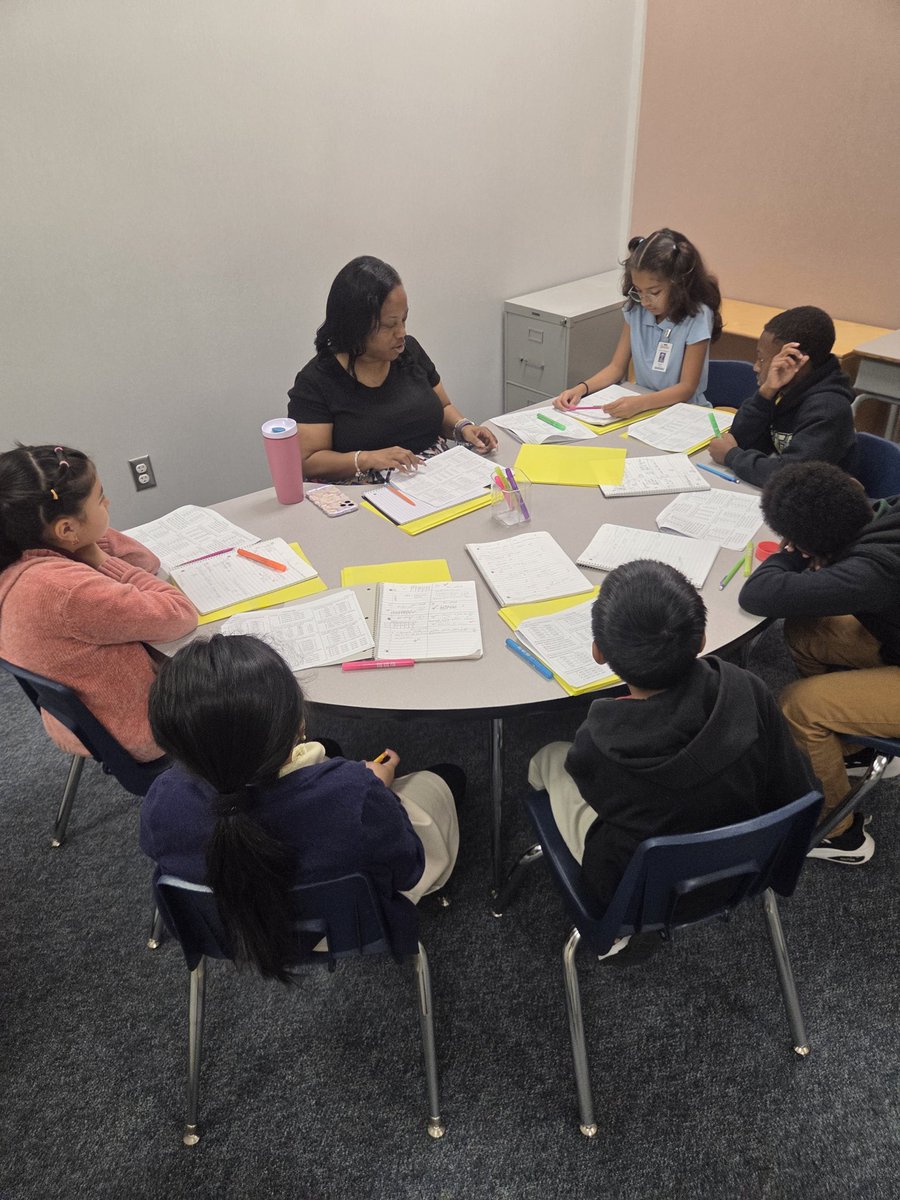 MatturroMEd's tweet image. Operation LiftOff 🚀 in  full effect @HicksTigers!! @martinez_stars @Sims_HicksMath @HicksTigersMath #Allhandsondeck 📚 📖 🧮