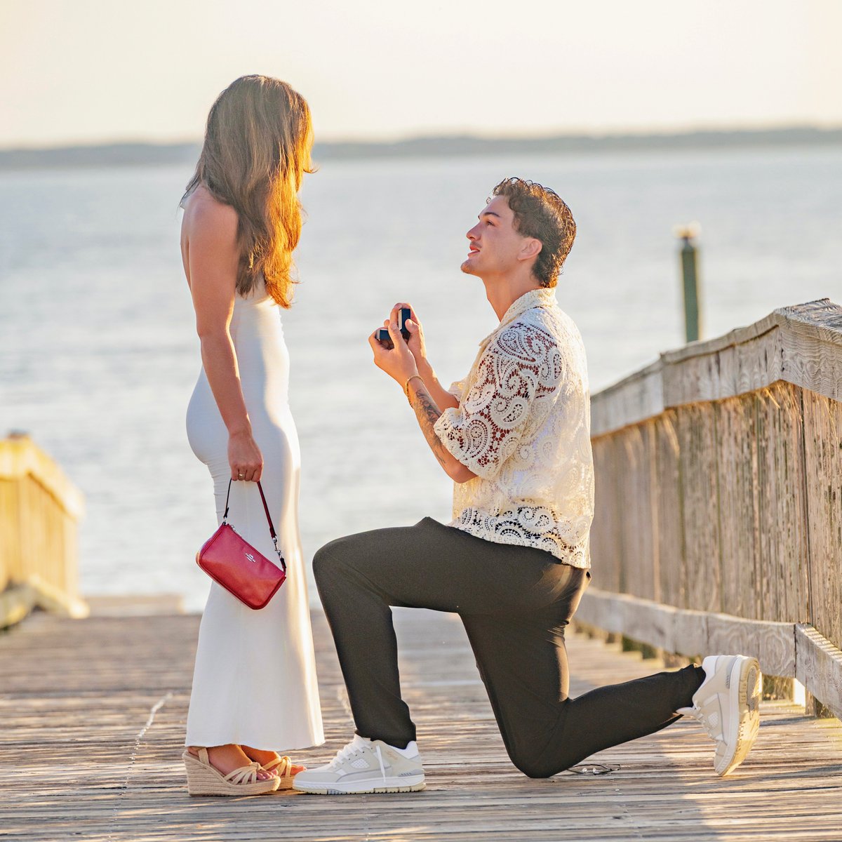 SHE SAID YES❗️🥂

Congratulations to Jacob Erlandson and his fiancée, Amanda, on their engagement!