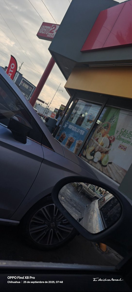 Luxho_Castro's tweet photo. @Tiendas_OXXO oye., PQ este Oxxo siempre cierra a cierta hora en la mañana....se supone q es 24/7

Trato pésimo y mal servicio 
.en Chihuahua...Av de las Américas https://t.co/LKigKCS0K7