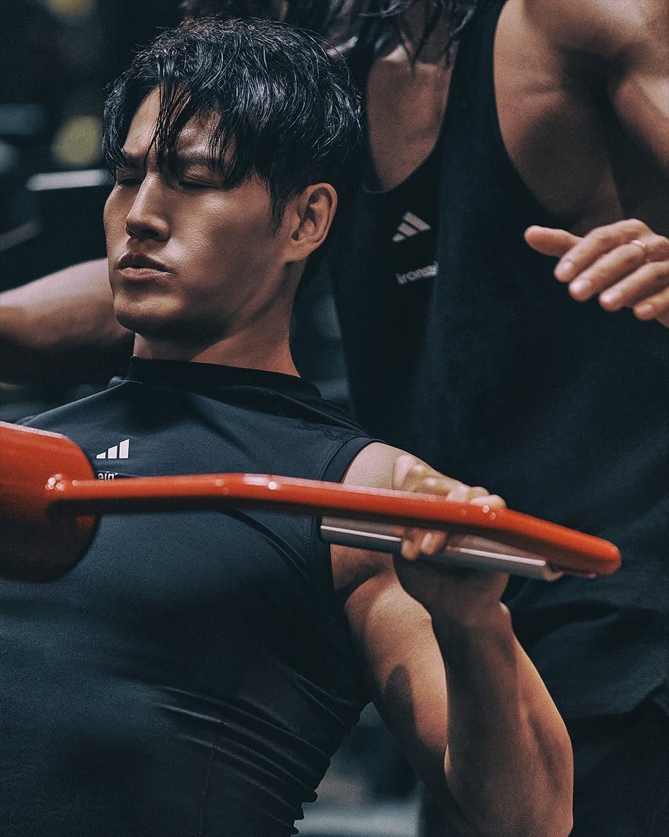 paradiseKJK's tweet photo. @/adidaskr Instagram update 

#kimjongkook #김종국 https://t.co/NuNsDQZs7t