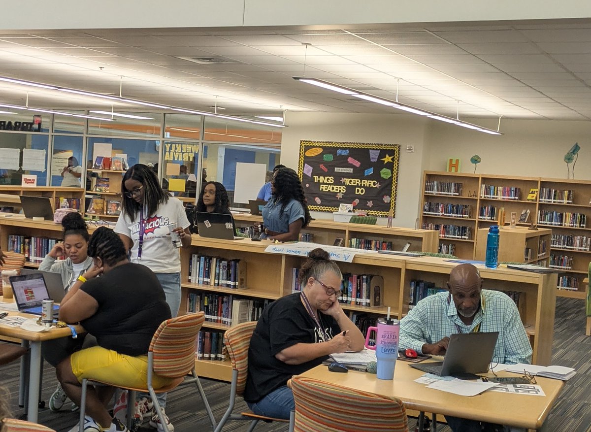 WakeSecondary tweet media