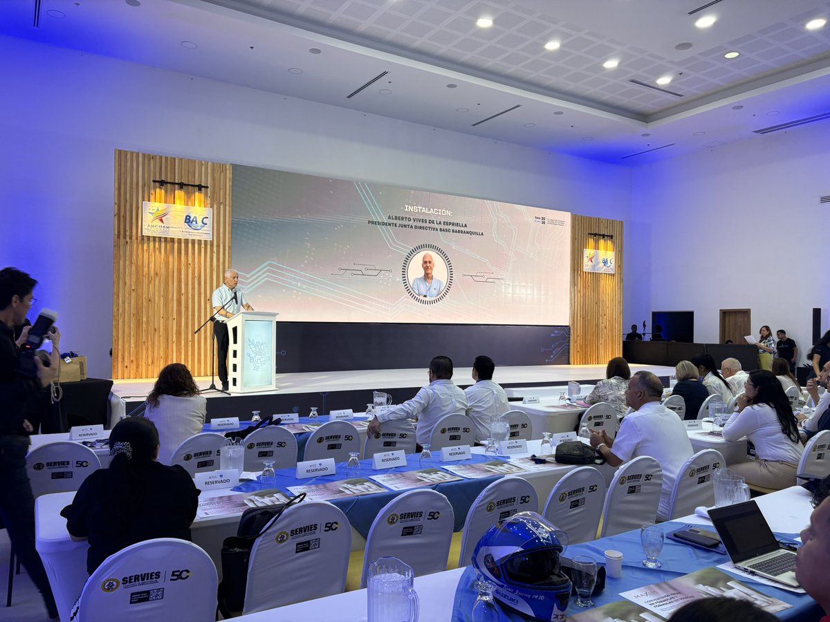 bascbquilla's tweet image. #AEstaHora @Vivesaa instala el #ForoBASCyAMCHAM &quot; IA y Seguridad:
Blindando la Cadena de Suministro
Contra Riesgos Globales&quot; Mas de 180 empresarios del Atlántico, instituciones de gobierno y gremios reunidos.
#CadenadeSuministroSegura
#SupplyChainAl
#GestiondeRiesgo