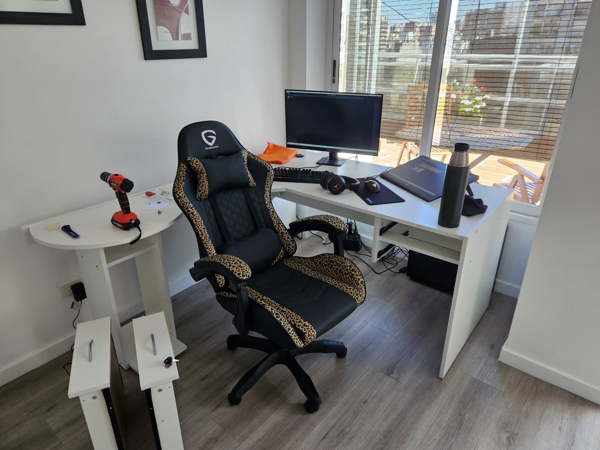 MH_Gamedev's tweet image. New place is almost ready. Got the swaggiest chair 🐆🪑
Dev hours will be 200% more productive now (probably).
#IndieDev #GameDev #HomeOffice #DevLife #LifeUpdate