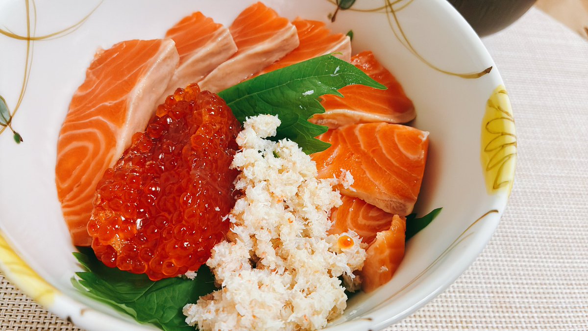 青森サーモンと筋子が美味い！
こんなのが家で食べられるとは幸せ