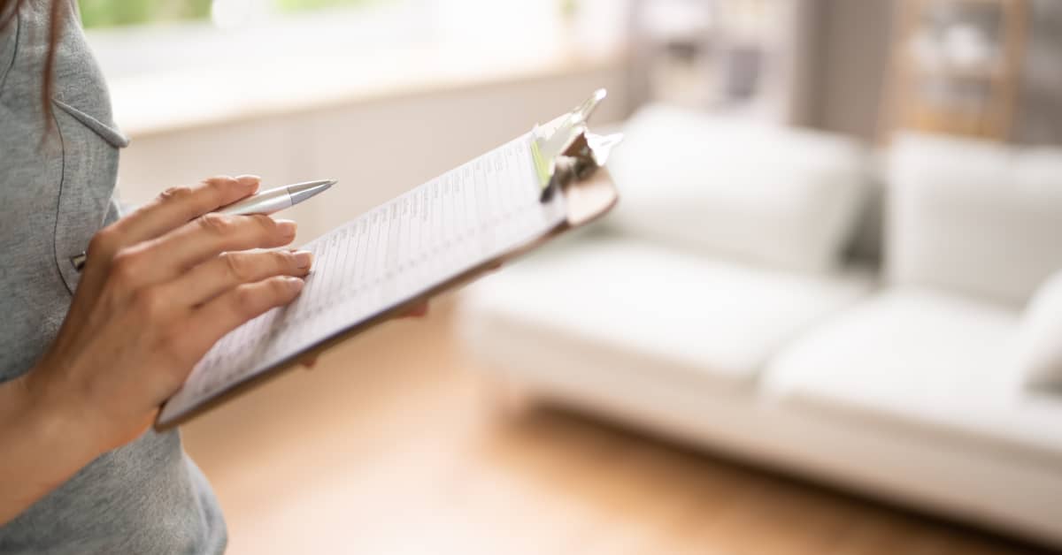 Robert Holmes & Co tweet media