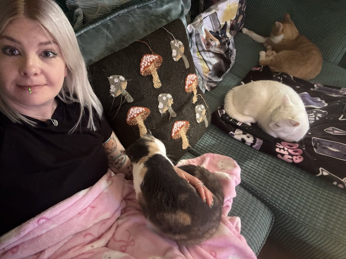 Emma Jayne tweet media