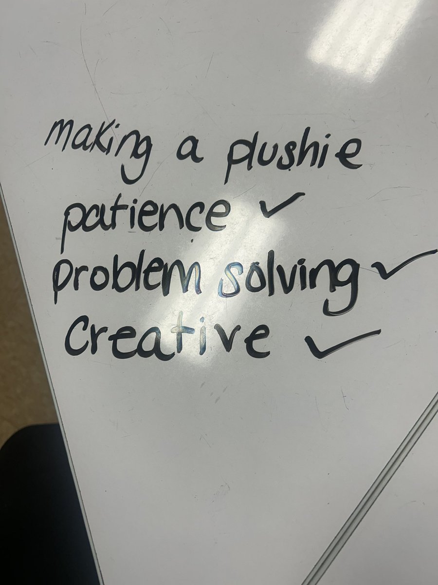 It’s the first #agencyhour at <a href="/MineolaMS/">Mineola Middle School</a> this year. Starting off the year strong 💪reflecting on what makes us proud. #MineolaProud
