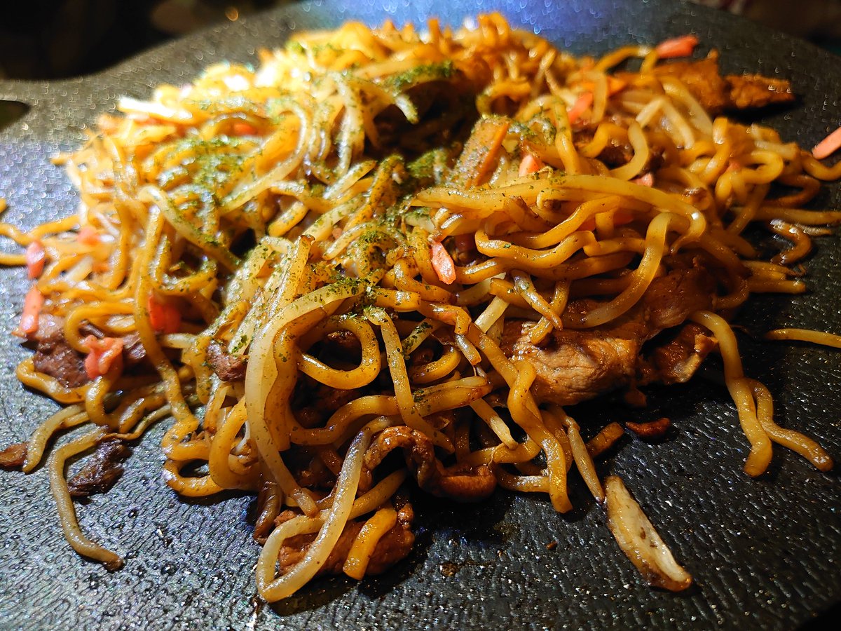 みんな大好き塊肉焼いて焼きそばでフィニッシュ
腹パンです