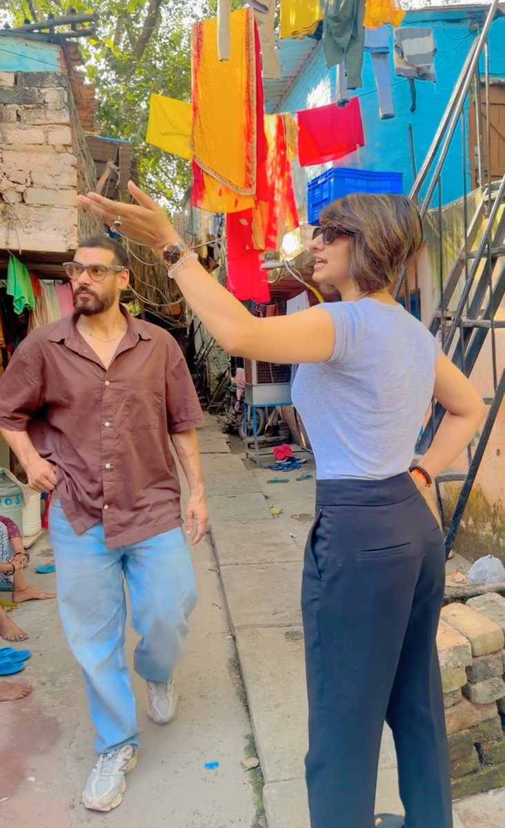 GyansetuF95124's tweet image. Back in the city &amp;amp; right into what I love most 💫😇

P.S- Groundwork in action 

.
#Djgouri #workmode #gyansetufoundation #purposedriven #fieldwork #skills #gyansetu #happiness #gyansetubydjgouri #rituals #metime