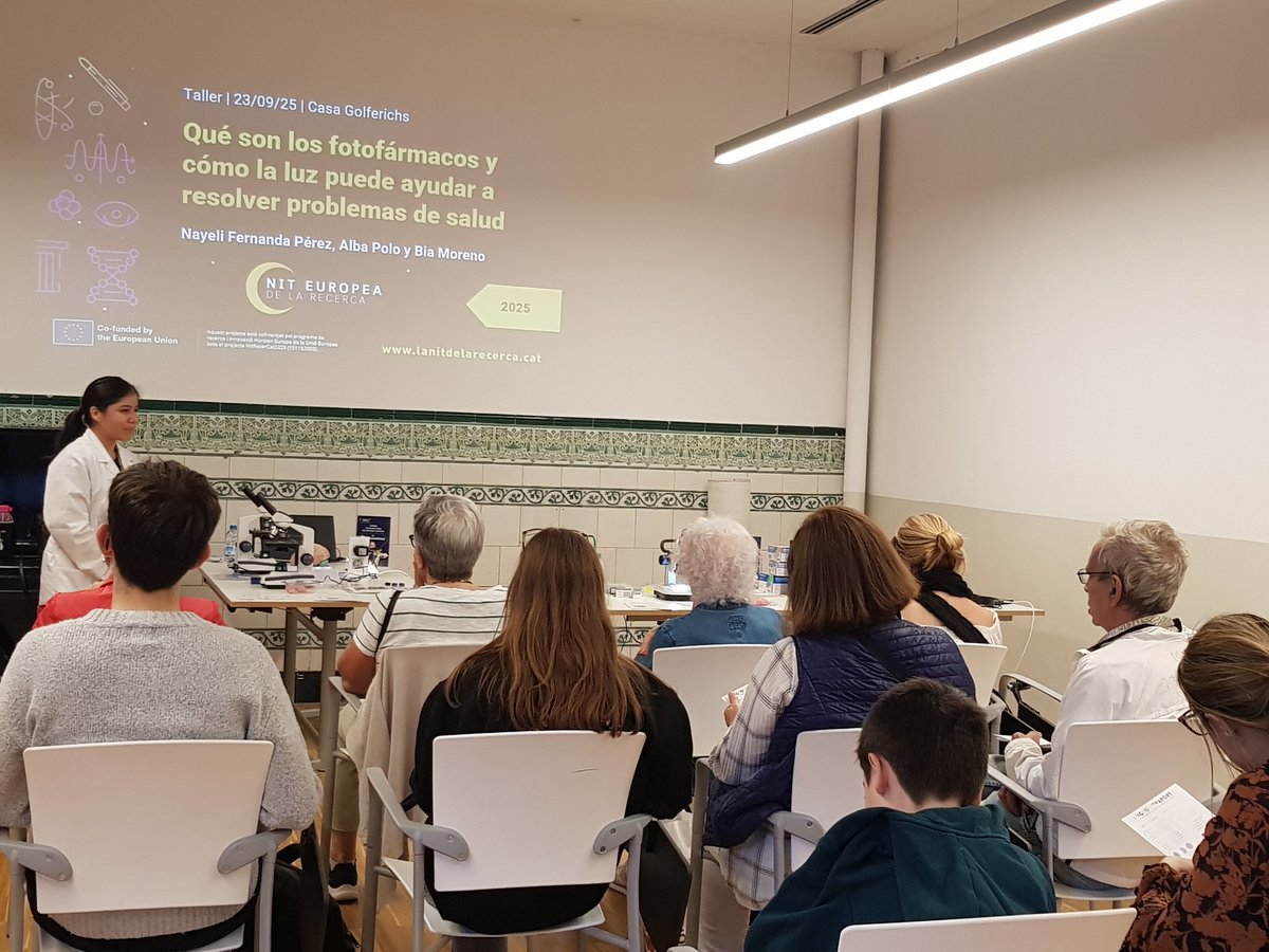 PHOTOTHERAPORT's tweet image. Yesterday, the Phototheraport team had the opportunity to participate in #NitRecerCat25 at the workshop “What are photodrugs &amp;amp; how light can help health” led by Bia Moreno &amp;amp; Nayeli Pérez 🌟💡
